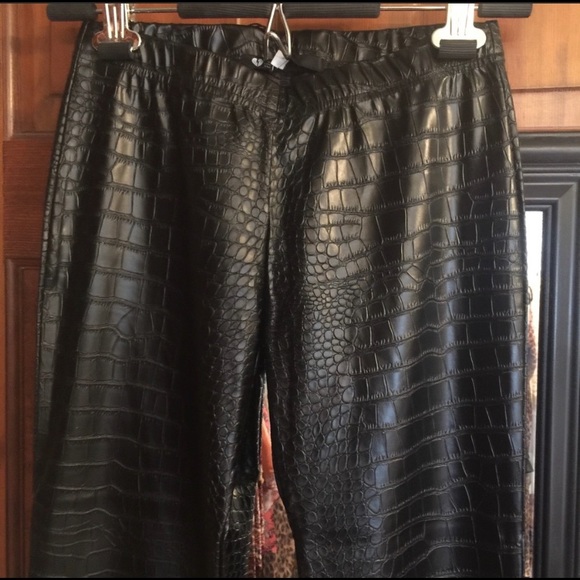 ‘Rock n Rolla’ Faux Crocodile Flare Pants - Picture 4 of 5